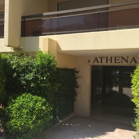 アパート Athena *